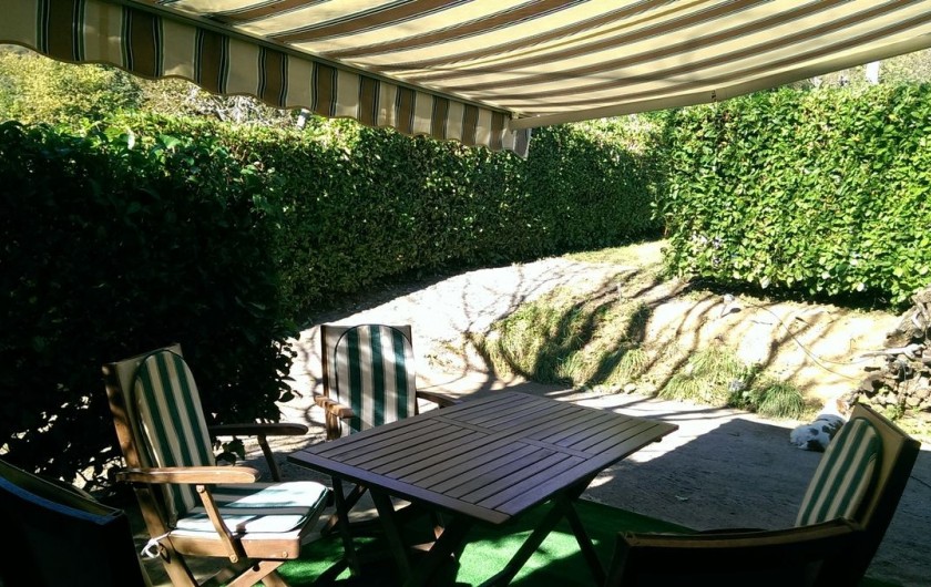 Location de vacances - Appartement à Sengouagnet - Terrasse Ombragée