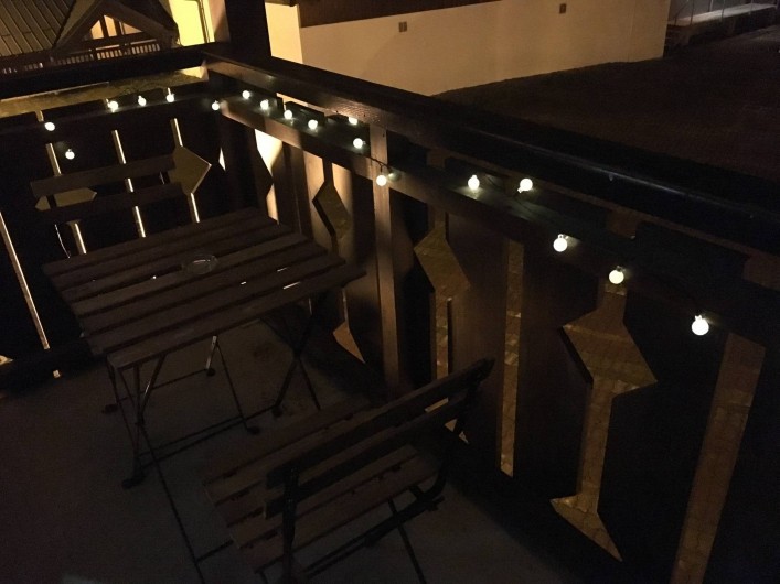 Location de vacances - Studio à Les Carroz d'Arâches - Balcon hiver