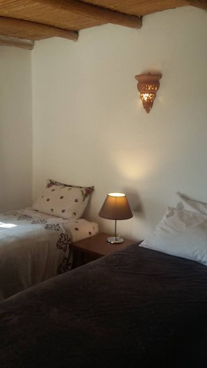 Location de vacances - Villa à Essaouira - Chambre lits jumeaux qui peuvent faire un grand lit double