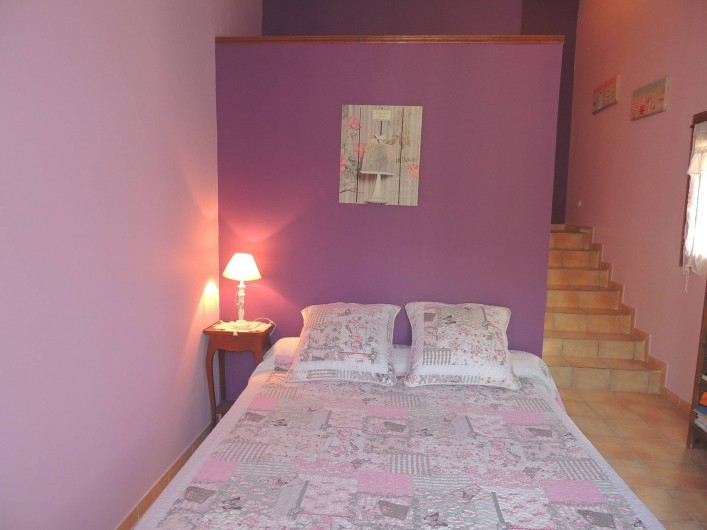 Location de vacances - Villa à Malves-en-Minervois - Grande chambre , lit en 160 , un wc et une entrée privative.