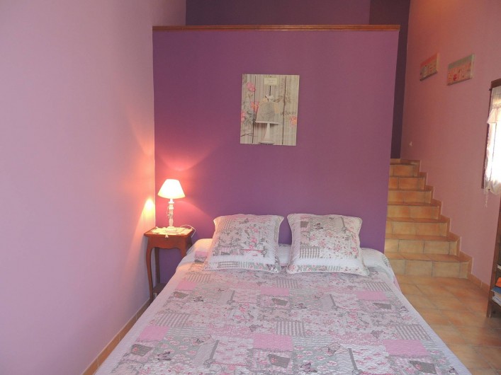 Location de vacances - Villa à Malves-en-Minervois - Grande chambre , lit en 160 , un wc et une entrée privative.