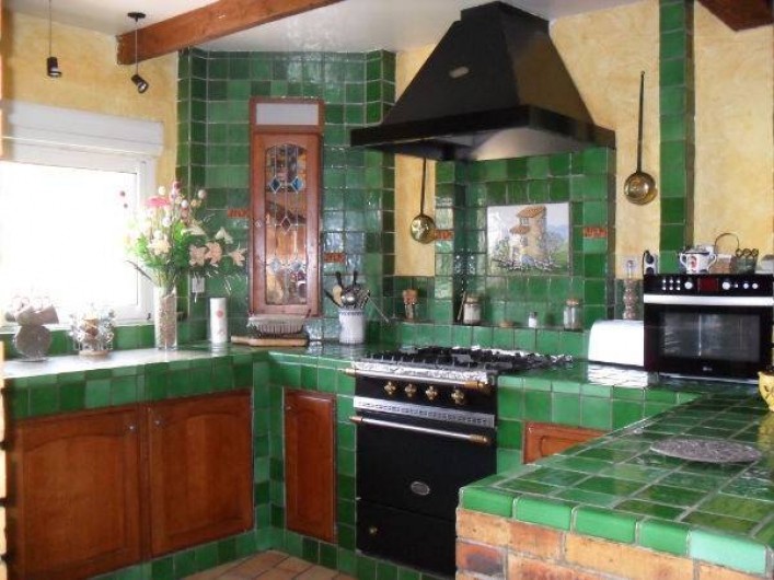 Location de vacances - Villa à Malves-en-Minervois - La cuisine de la villa , avec un fourneau Lacanche , pour les "cordons bleus"