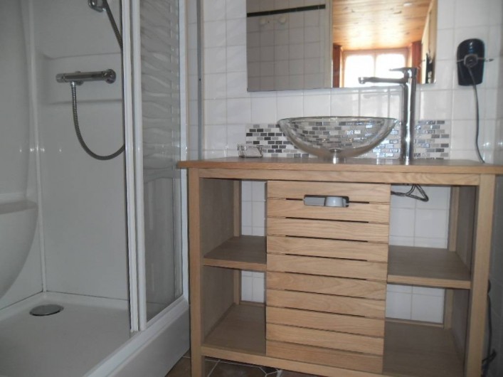 Location de vacances - Appartement à Autignac - Salle d'eau chambre n°6
