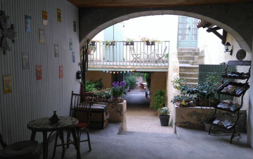 Location de vacances - Appartement à Autignac - Entrée du gîte La Coquillade