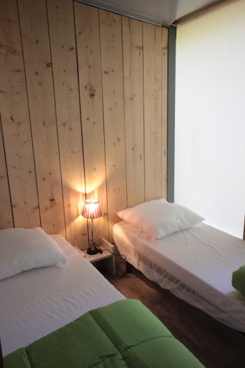 Location de vacances - Bungalow - Mobilhome à La Garette - Chalet toilé 60m2 6/8 personnes (chambre 2 lits simples)