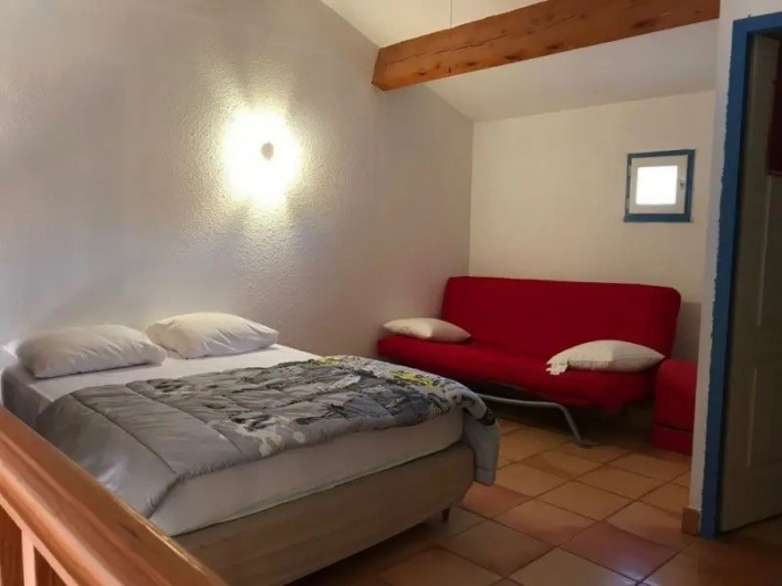 Location de vacances - Villa à Sainte-Maxime - chambre sur mezzanine