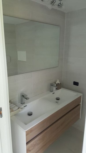 Location de vacances - Appartement à Naples - Une des quatre salles de bain