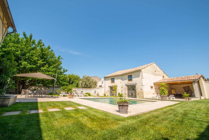 Location de vacances - Mas à Visan - piscine, jardin et plage de piscine