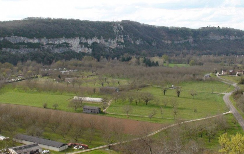 Location de vacances - Gîte à Le Bougayrou - Falaises et plaine de la vallée de la Dordogne