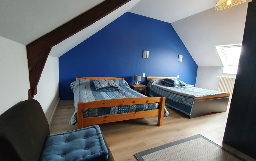 Location de vacances - Gîte à Saint-Gouéno - Chambre n°3 à l'étage Bedroom n°3 upstairs  2 lits doubles / 2 double beds
